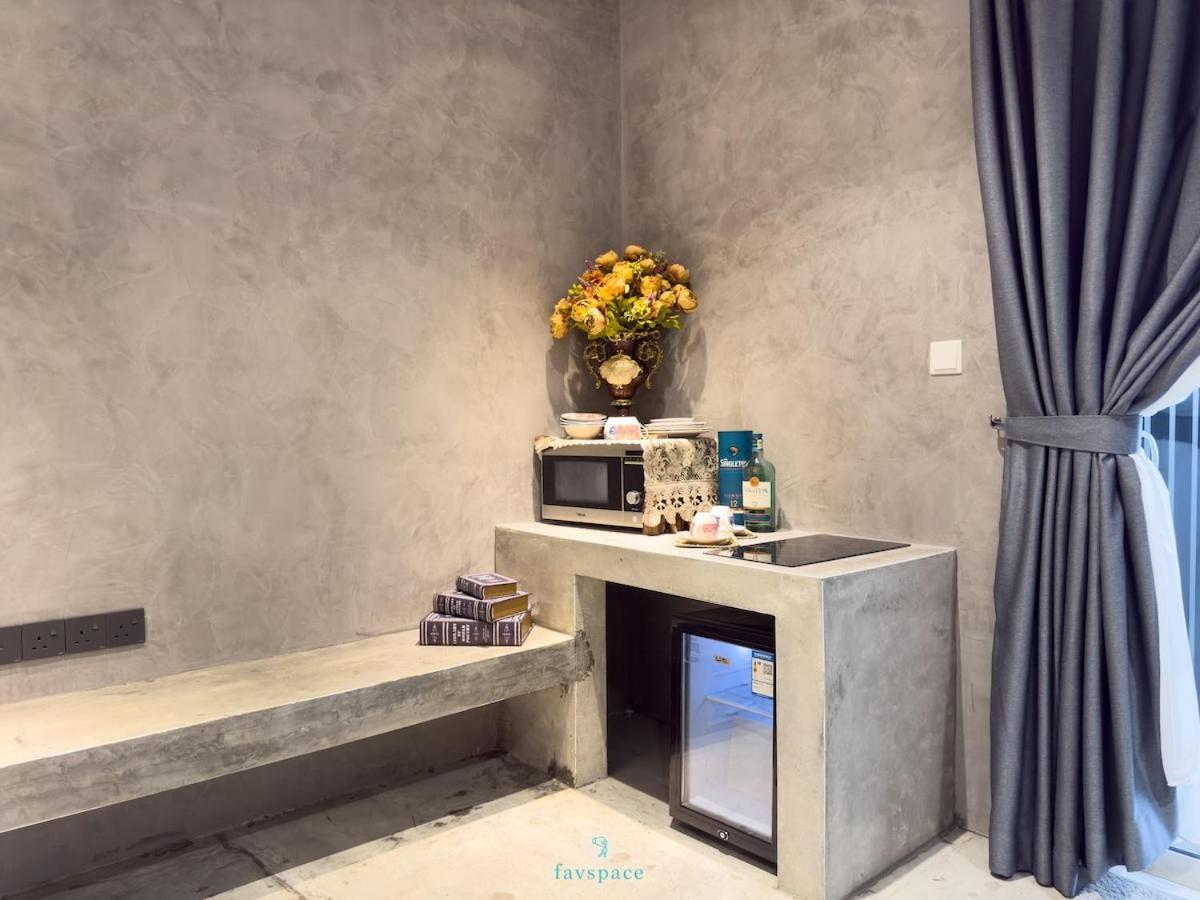 Lux W Bathtub - Linked To Quill Mall Kuala Lumpur